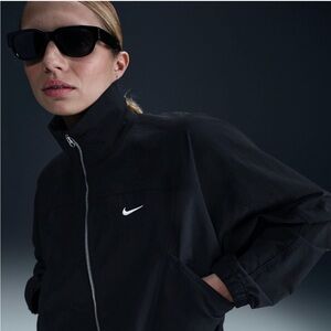 NWT! Nike Women's Sportswear Everything Wovens Repel UV Protection Jacket